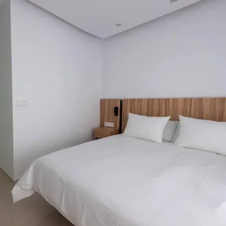 Encantador Apartamento Con Piscina Y Ac - Helgafell 128 *